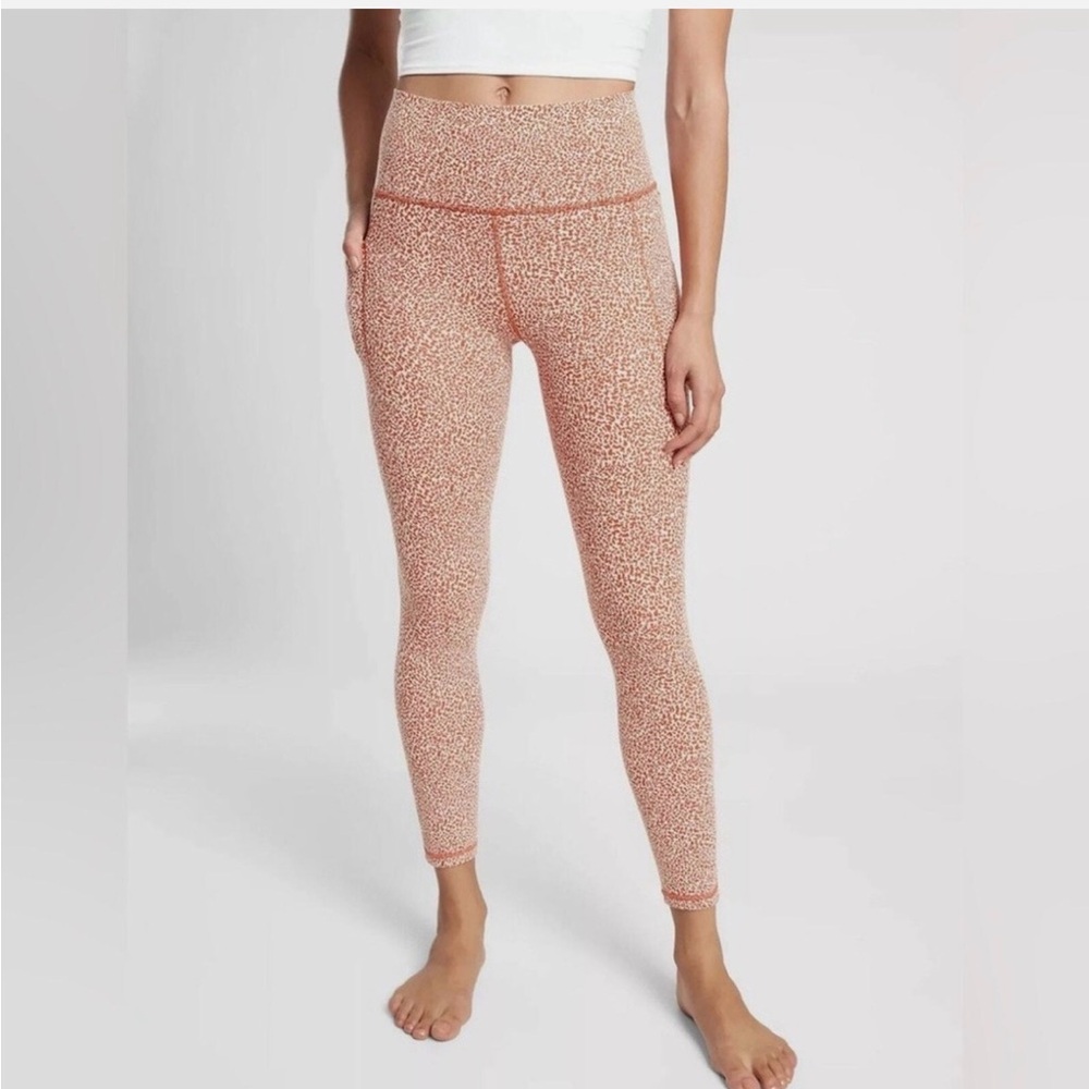 ATHLETA Salutation Stash